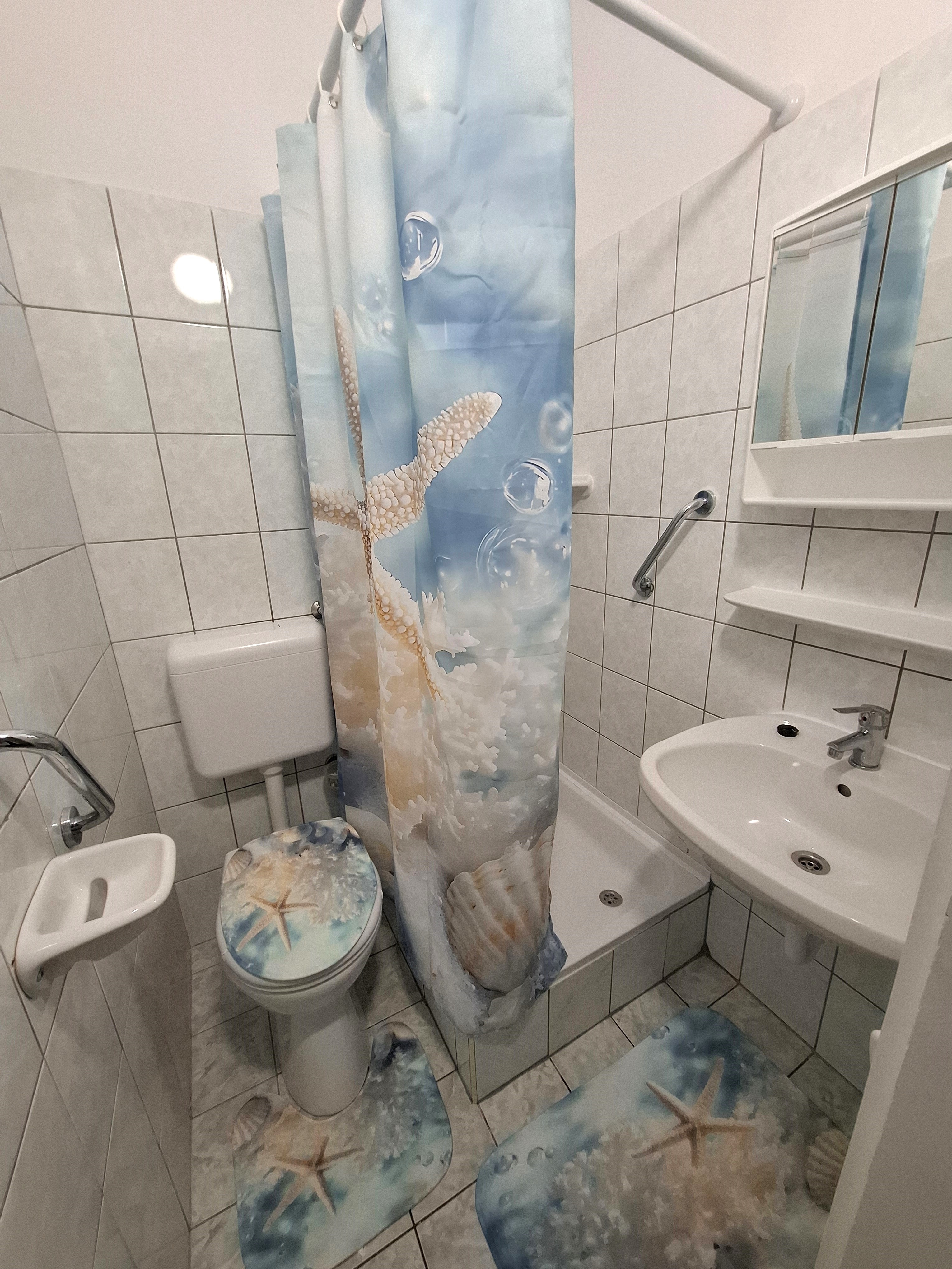 3 fős apartman – 1 ágyas szobája 10