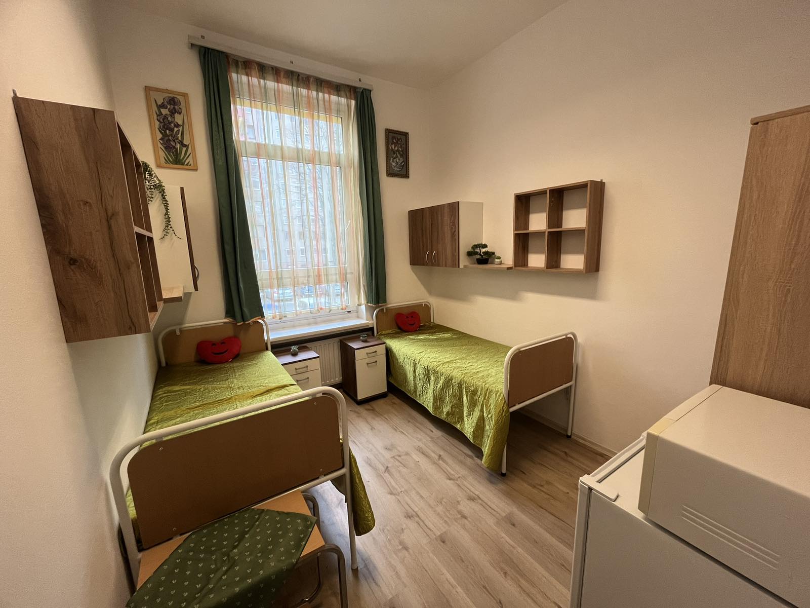 3 fős apartman – 2 ágyas szobája 1