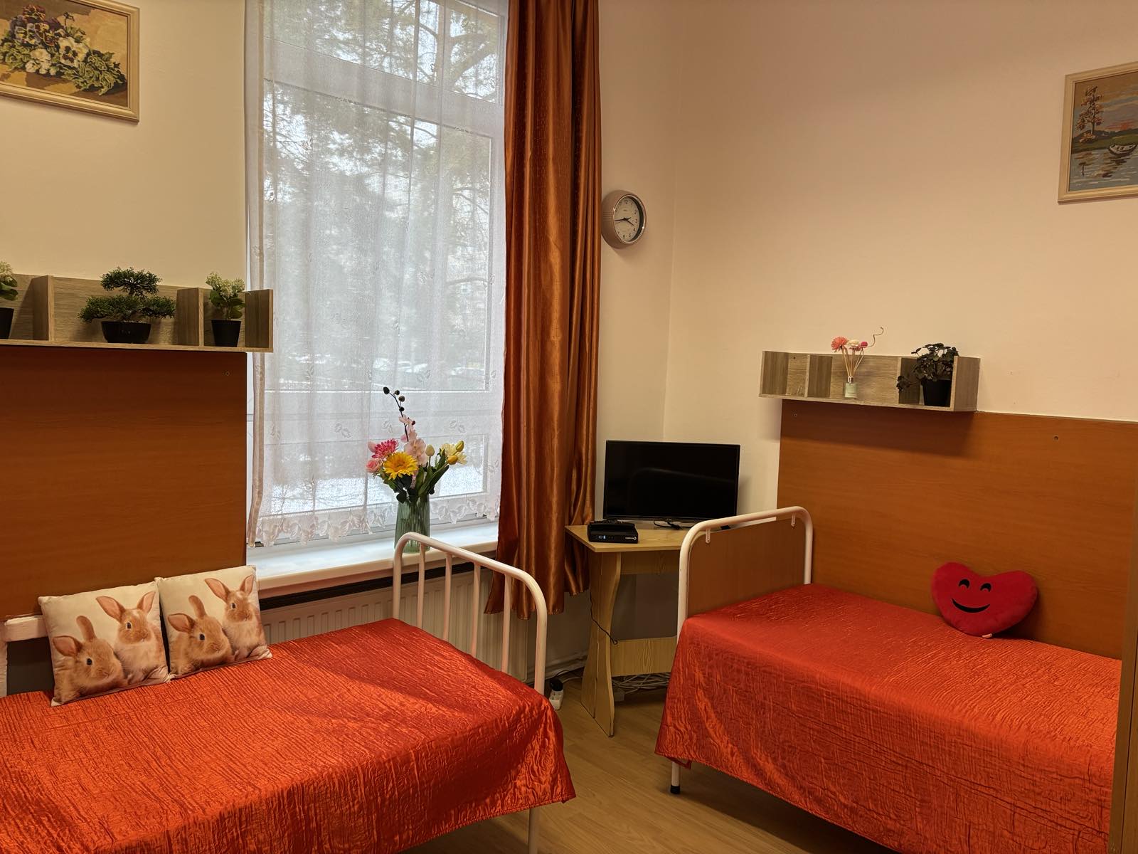 3 fős apartman – 2 ágyas szobája 4